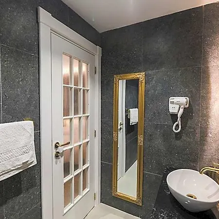 Iz-zebbuga Boutique 3* Siġġiewi